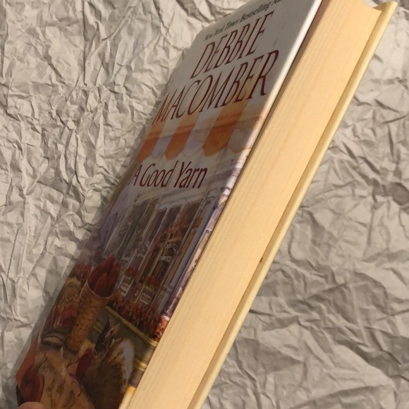 ⭐️3 for $15⭐️ Hardcover | A Good Yarn by Debbie Macomber - Picture 4 of 5
